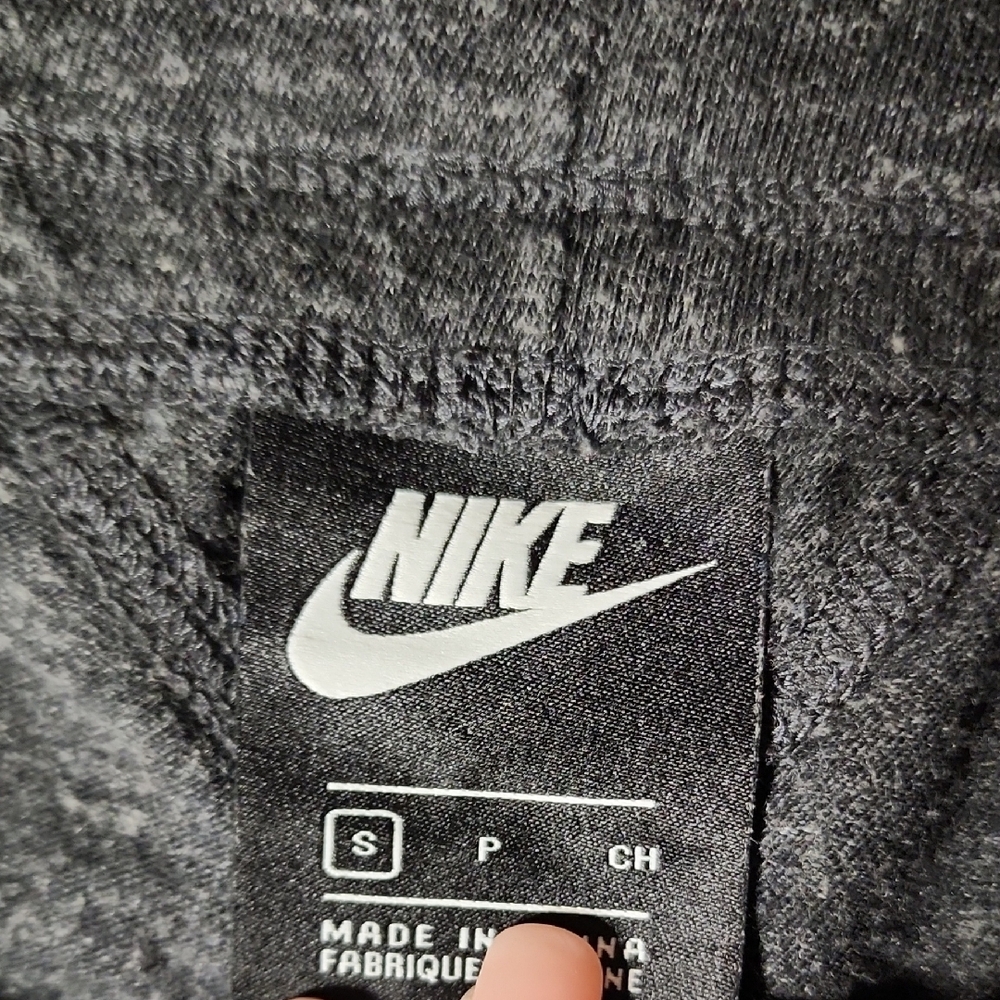 Nike Bundle Women's Gray and Maroon Shorts Set - Picture 2 of 8